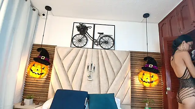 Snapshot of Cinthiabaker chatting on 28, 10, 2025 Cinthiabaker online show from 28, 10, 2025