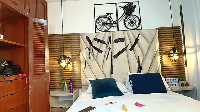 Snapshot of Cinthiabaker chatting on 17, 11, 2025 Cinthiabaker online show from 17, 11, 2025