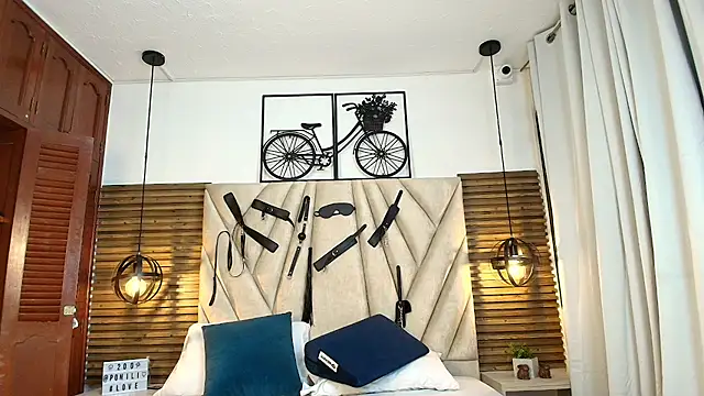 Snapshot of Cinthiabaker chatting on 21, 11, 2025 Cinthiabaker online show from 21, 11, 2025