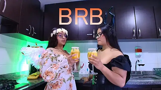 Lilith and Khloe online show from 2, 11, 2025