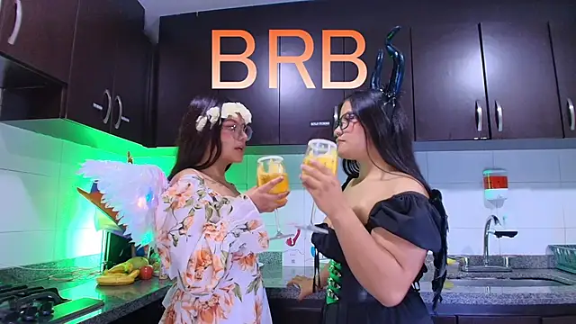 Lilith and Khloe online show from 11, 11, 2025