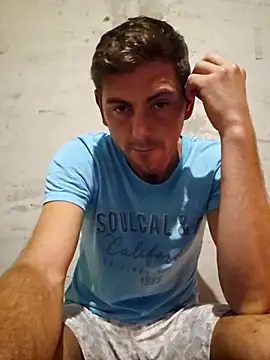 Snapshot of Alex-andru88 chatting on 10, 10, 2025 Alex-andru88 online show from 10, 10, 2025