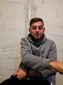 Snapshot of Alex-andru88 chatting on 12, 10, 2025 Alex-andru88 online show from 12, 10, 2025