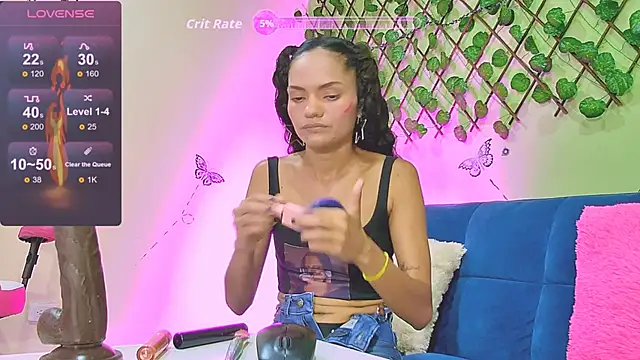 Karen Ariass online show from 12, 11, 2025