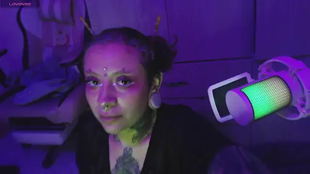 Snapshot of vainilla_doll chatting on 8, 2, 2026 vainilla doll online show from 8, 2, 2026