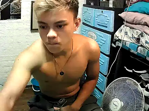 Snapshot of Pinoy_slutcummer69 chatting on 15, 11, 2025 Pinoy slutcummer69 online show from 15, 11, 2025