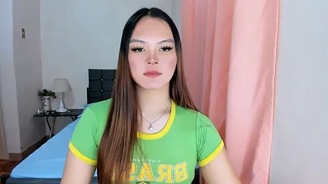 Snapshot of ameliamaureen chatting on 8, 11, 2025 ameliamaureen online show from 8, 11, 2025