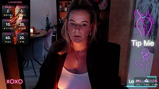 Mrs-Aurora online show from 12, 1, 2026