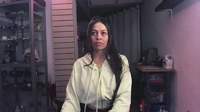 Snapshot of xinamora chatting on 25, 10, 2025 xinamora online show from 25, 10, 2025