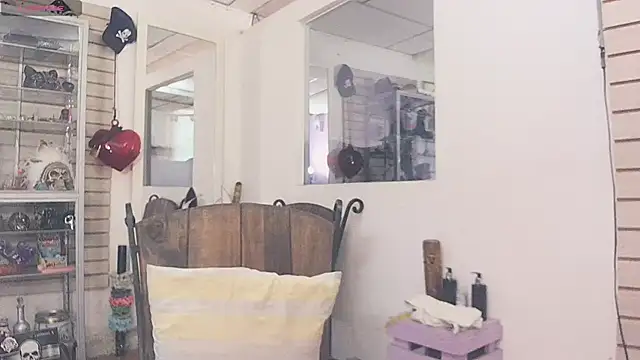 Snapshot of xinamora chatting on 16, 11, 2025 xinamora online show from 16, 11, 2025