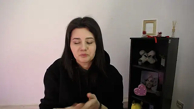 Katrin kiss  online show from 5, 2, 2026