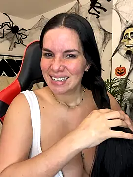 Snapshot of carol_cruz133 chatting on 25, 10, 2025 carol cruz133 online show from 25, 10, 2025