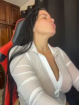 Snapshot of carol_cruz133 chatting on 15, 11, 2025 carol cruz133 online show from 15, 11, 2025