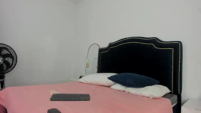 LiliCarterm online show from 27, 10, 2025