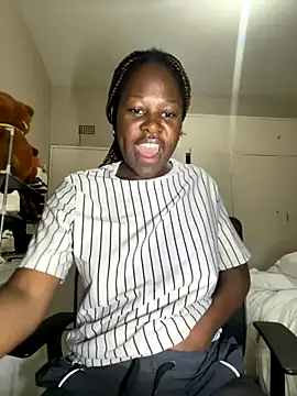 DarkBerryDiamond255 online show from 11, 10, 2025