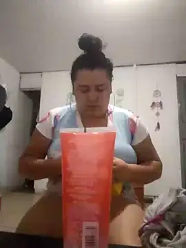 Snapshot of bellaquitazase chatting on 12, 11, 2025 bellaquitazase online show from 12, 11, 2025