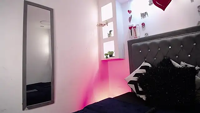 Snapshot of MelissaRhodes chatting on 23, 9, 2025 MelissaRhodes online show from 23, 9, 2025