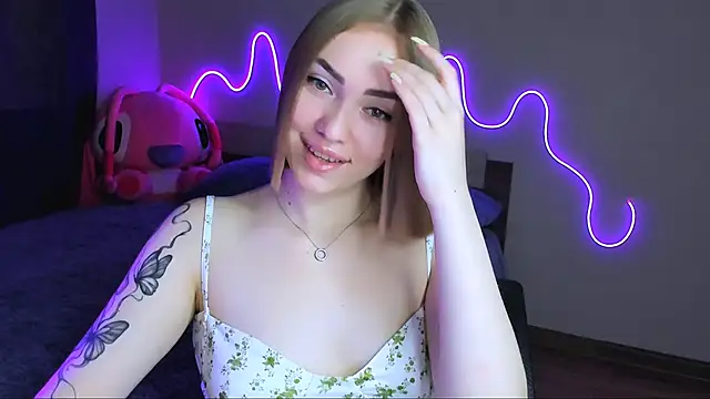 Snapshot of LaraKrein_lk chatting on 14, 10, 2025 LaraKrein lk online show from 14, 10, 2025