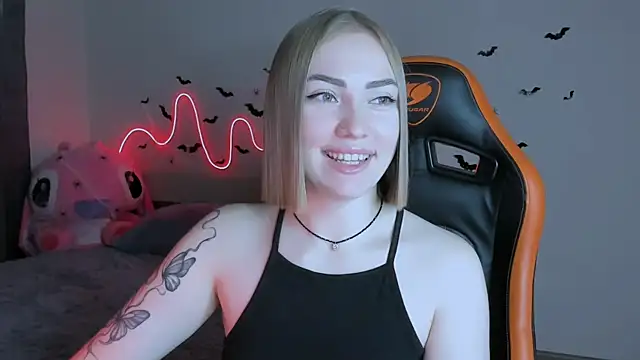 Snapshot of LaraKrein_lk chatting on 24, 10, 2025 LaraKrein lk online show from 24, 10, 2025