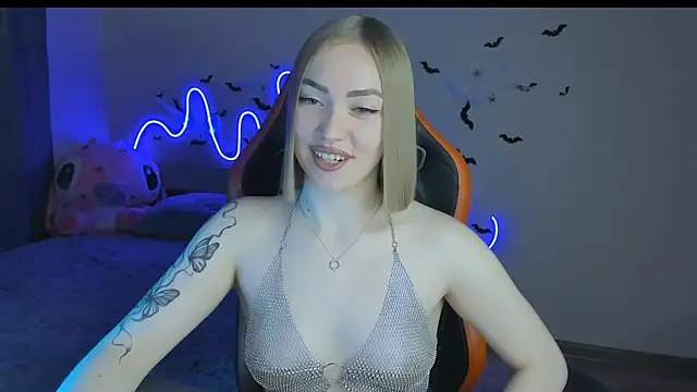 Snapshot of LaraKrein_lk chatting on 29, 10, 2025 LaraKrein lk online show from 29, 10, 2025