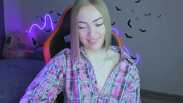 Snapshot of LaraKrein_lk chatting on 1, 11, 2025 LaraKrein lk online show from 1, 11, 2025