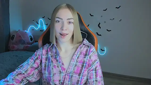 Snapshot of LaraKrein_lk chatting on 2, 11, 2025 LaraKrein lk online show from 2, 11, 2025