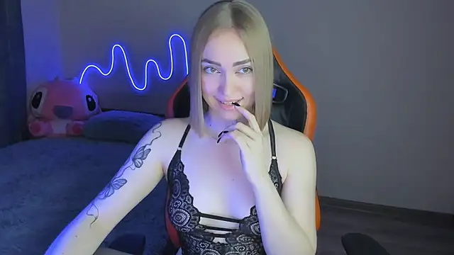 Snapshot of LaraKrein_lk chatting on 13, 11, 2025 LaraKrein lk online show from 13, 11, 2025