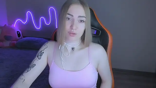 Snapshot of LaraKrein_lk chatting on 14, 11, 2025 LaraKrein lk online show from 14, 11, 2025