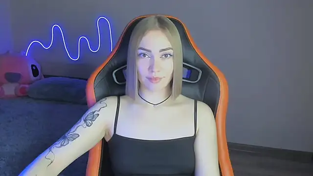 Snapshot of LaraKrein_lk chatting on 17, 11, 2025 LaraKrein lk online show from 17, 11, 2025