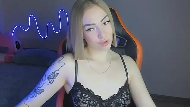 Snapshot of LaraKrein_lk chatting on 21, 11, 2025 LaraKrein lk online show from 21, 11, 2025