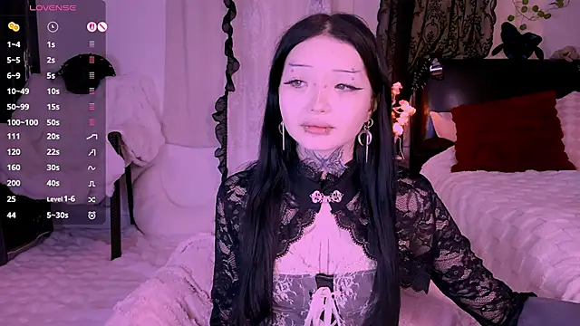 Lein Bone online show from 4, 12, 2025