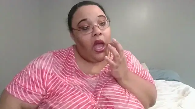 Snapshot of SexyBBW10790 chatting on 14, 3, 2026 SexyBBW10790 online show from 14, 3, 2026