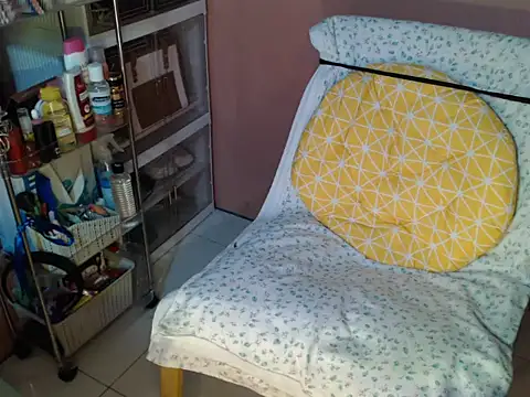 Snapshot of skinny_gracie chatting on 10, 10, 2025 skinny gracie online show from 10, 10, 2025