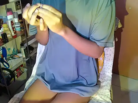 Snapshot of skinny_gracie chatting on 12, 10, 2025 skinny gracie online show from 12, 10, 2025