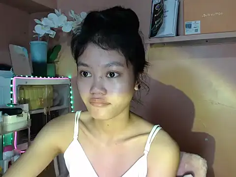 Snapshot of skinny_gracie chatting on 19, 10, 2025 skinny gracie online show from 19, 10, 2025