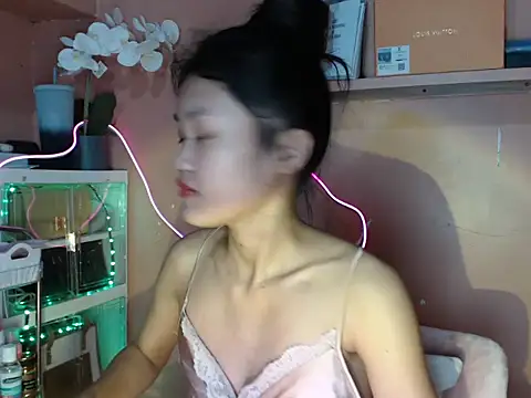 Snapshot of skinny_gracie chatting on 23, 10, 2025 skinny gracie online show from 23, 10, 2025