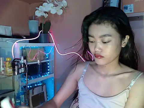 Snapshot of skinny_gracie chatting on 25, 10, 2025 skinny gracie online show from 25, 10, 2025