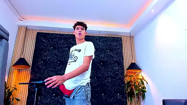 Stronger sexy online show from 7, 10, 2025
