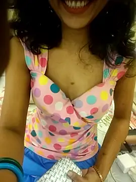 Snapshot of Snaya-baby chatting on 26, 11, 2025 Snaya-baby online show from 26, 11, 2025