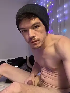 Snapshot of SalemStratton chatting on 8, 11, 2025 SalemStratton online show from 8, 11, 2025