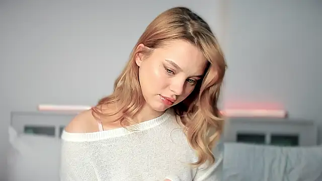 LilyFlamee online show from 16, 12, 2025