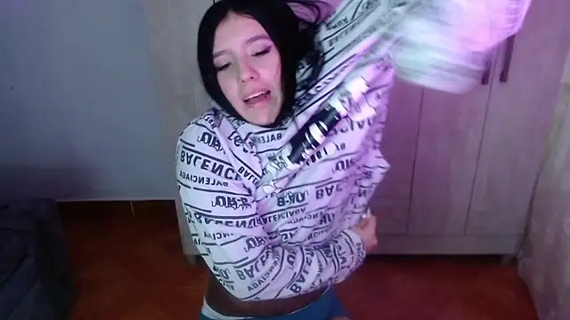 Velvet 28 online show from 16, 11, 2025