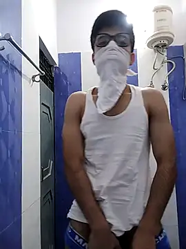 Snapshot of mrmasseur06 chatting on 18, 12, 2025 mrmasseur06 online show from 18, 12, 2025