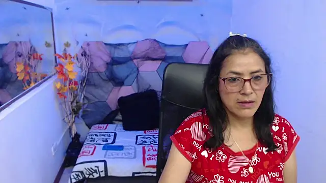 Snapshot of AmandaPeet chatting on 1, 11, 2025 AmandaPeet online show from 1, 11, 2025