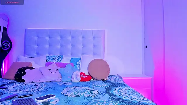 Snapshot of Baby_Steff chatting on 10, 10, 2025 Baby Steff online show from 10, 10, 2025