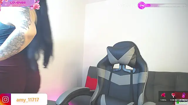 Snapshot of Am_Amy11 chatting on 11, 10, 2025 Am Amy11 online show from 11, 10, 2025