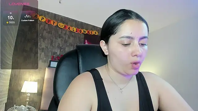 Snapshot of marian__stone chatting on 8, 11, 2025 marian stone online show from 8, 11, 2025