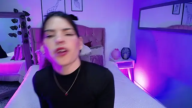 Snapshot of Astrid_Velle chatting on 12, 10, 2025 Astrid Velle online show from 12, 10, 2025