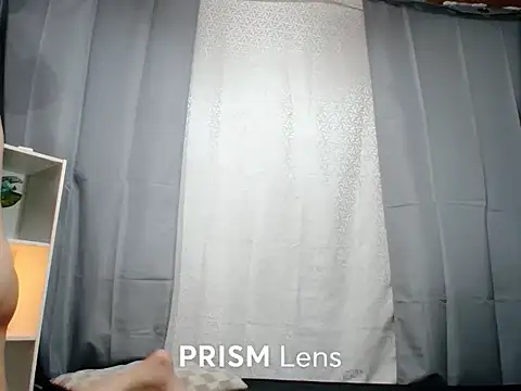 Snapshot of Urasian_ladybug chatting on 4, 11, 2025 Urasian ladybug online show from 4, 11, 2025