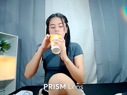 Snapshot of Urasian_ladybug chatting on 18, 11, 2025 Urasian ladybug online show from 18, 11, 2025